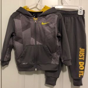 Toddler 24 mo Nike DRI-FIT 2- piece set